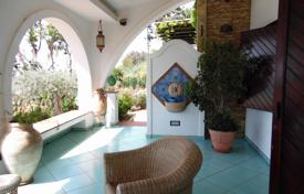 Villa on the bay of Portopalo di Menfi for 1,300,000 €