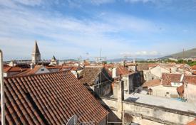 Duplex apartment with a terrace in the center of Trogir, Croatia for 275,000 €