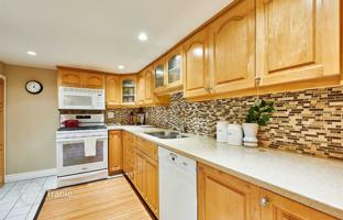 9-bedroom house in North York for C$2,638,000