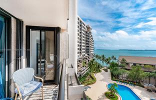 1-bedroom apartments in condo 65 m² in Miami for $469,000