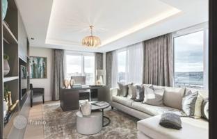 Three-bedroom apartment in a modern residence with a swimming pool and a wellness area, Camden, London, UK for £1,399,000