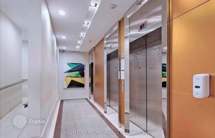 4-bedroom apartment in Bay Street for C$748,000