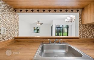 3-bedroom apartments in condo 110 m² in Miami for $305,000