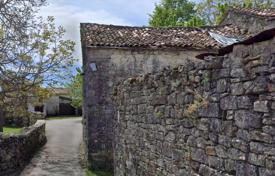 ISTRIA, GRAČIŠĆE — Authentic stone house for adaptation for 55,000 €