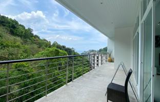 3-bedroom apartments in condo 165 m² in Kamala for $387,000