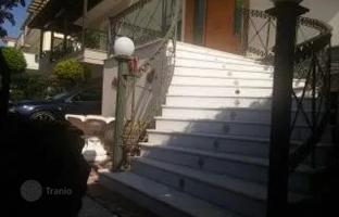 4-bedroom house 250 m² in Panorama for 685,000 €