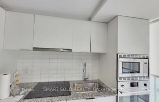 5-bedroom apartment in Bay Street for C$967,000