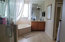 Townhome – West End, Miami, Florida,  USA for $999,000