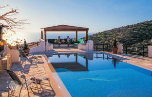 4-bedroom villa in Tsada for 1,320,000 €