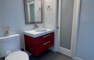 1-bedroom apartments in condo 61 m² in West Avenue for $349,000