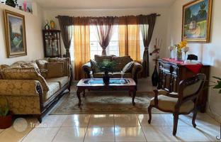 3-bedroom house 196 m² in Miami for $650,000