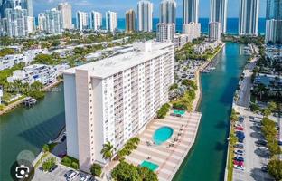 1-bedroom apartments in condo 65 m² in Sunny Isles Beach for $270,000