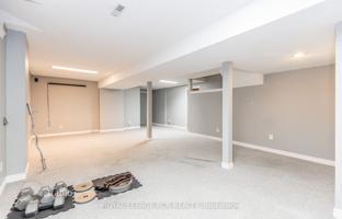 12-bedroom house in Scarborough for C$1,941,000