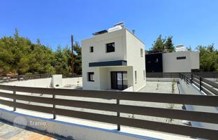3-bedroom cottage 122 m² in Trimiklini for 405,000 €