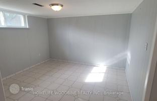 9-bedroom townhouse in North York for 844,000 €