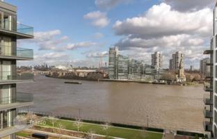 Two-bedroom apartment with a balcony and a picturesque view of the river in a waterfront residence with a swimming pool, Chelsea, London, UK for £1,977,000