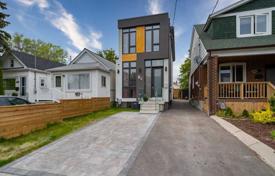Townhome – East York, Toronto, Ontario,  Canada for C$1,669,000