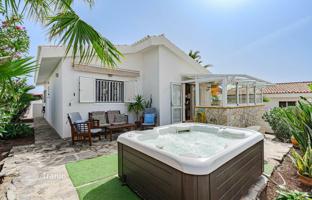 2-bedroom house 100 m² in Costa Adeje for 700,000 €