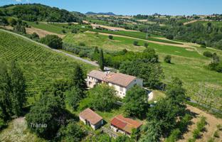 Charming country house with a winery among lavender fields in Marche, Italy for 600,000 €