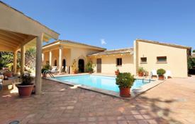 Traditional villa with a pool in Puigpunyent, Mallorca, Spain for 995,000 €