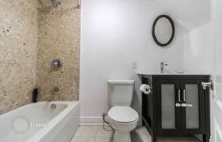 10-bedroom house in Etobicoke for C$1,696,000