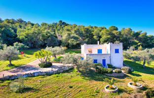 Two-storey furnished house with a large plot, Argolida, Peloponnese, Greece for 320,000 €