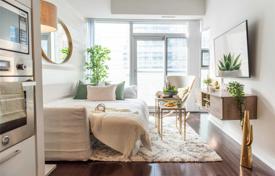 Apartment – York Street, Old Toronto, Toronto,  Ontario,   Canada for C$823,000