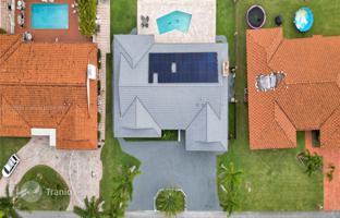 5-bedroom house 400 m² in Hialeah for $1,399,000