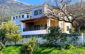 Three-level house with a garden, a parking and sea views in Kyparissia, Peloponnese, Greece for 490,000 €