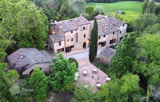 15-bedroom country house 1,134 m² in Umbertide for 1,600,000 €