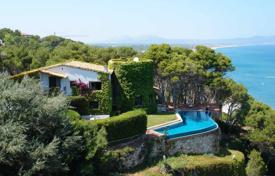 Unique villa with a pool, a patio and a terrace overlooking the sea, on top of a cliff, Begur, Spain for 2,850,000 € Unique villa with a pool, a patio and a terrace overlooking the sea, on top of a cliff, Begur, Spain for 2,850,000 €