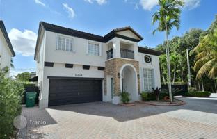 5-bedroom house 300 m² in West End for $999,000