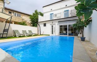 4-bedroom house 140 m² in Porec for 340,000 €