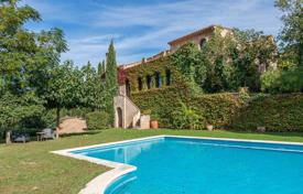 Spacious rural villa with a terrace, a pool, mountains views and a large plot, Pontos, Girona, Spain for 1,500,000 € Spacious rural villa with a terrace, a pool, mountains views and a large plot, Pontos, Girona, Spain for 1,500,000 €