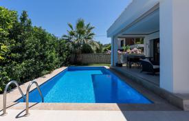 Detached Villa with Pool Close to Amenities in Alaçatı Çeşme for $878,000