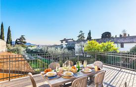 Three-bedroom apartment in a magnificent 18th century manor with a swimming pool, Toscolano Maderno, Garda, Italy for 495,000 €