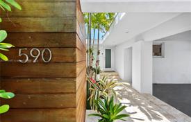 Townhome – Miami Beach, Florida, USA for $2,450,000