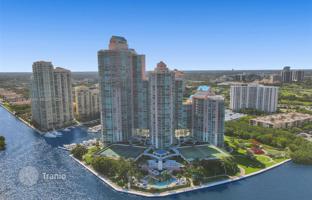 3-bedroom apartments in condo 198 m² in Aventura for $930,000