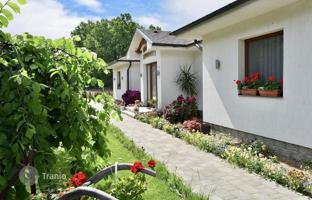 11-room house 585 m² in Aradványpuszta for 1,163,000 €