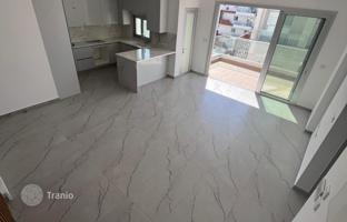 3-bedroom penthouse 165 m² in Zakaki for 550,000 €