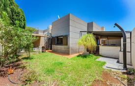 Modern furnished corner townhouse in El Medano, Tenerife, Spain for 565,000 €