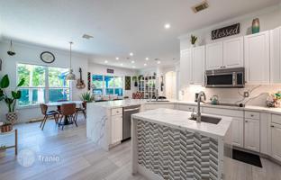 4-bedroom house 368 m² in Miramar (USA) for $1,090,000