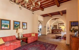 35-bedroom mansion in Barberino Val D'elsa. Price on request