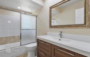 2-bedroom apartments in condo 101 m² in Hallandale Beach for $280,000
