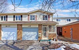 Terraced house – Scarborough, Toronto, Ontario,  Canada for C$1,102,000