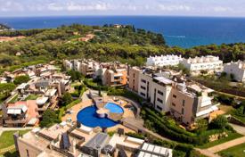 Three-bedroom apartment with a private garden just 100 m from the sea, Lloret de Mar, Costa Brava, Spain for 465,000 €