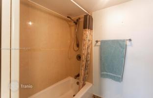 2-bedroom apartments in condo 103 m² in Miami Beach for $1,100,000