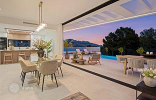 4-bedroom villa 306 m² in Polop for 755,000 €