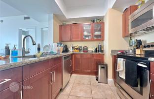 2-bedroom apartments in condo 104 m² in Miami for $465,000