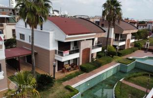House 280 m² in Antalya (city) for 28,875,000 TRY